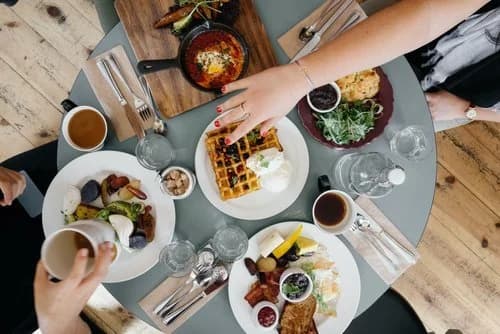 5 Ways the Phone Eats Your Dinner Service